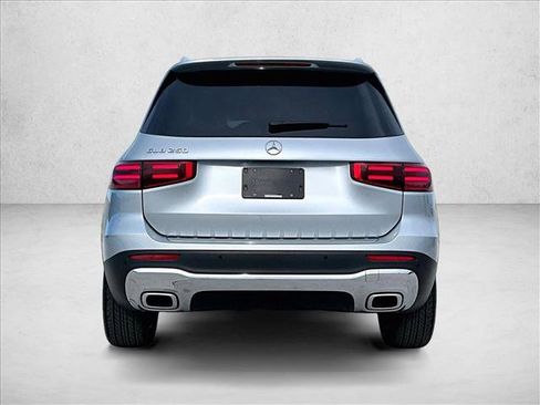 Used 2026 Mercedes-Benz GLB 250 image 4