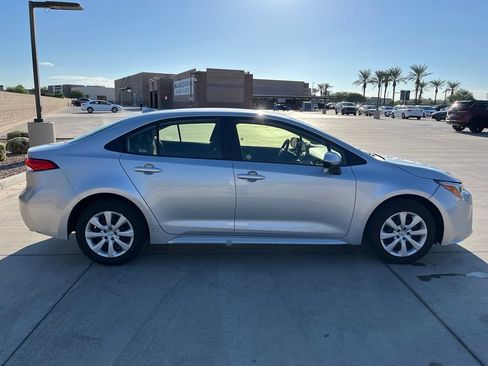 Used 2026 Toyota Corolla LE FWD image 5