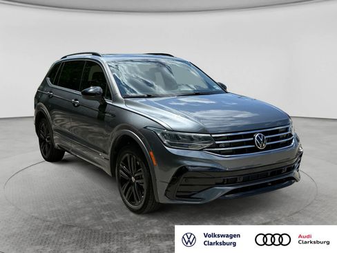 Used 2022 Volkswagen Tiguan SE R-Line AWD/4WD image 3