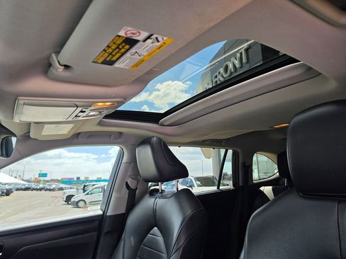 Used 2020 Toyota Highlander XLE AWD/4WD image 11