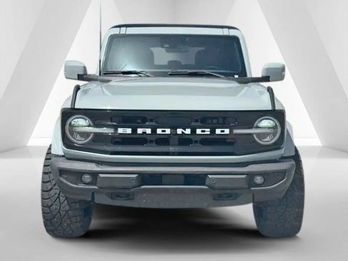 Used 2022 Ford Bronco Outer Banks AWD/4WD image 2