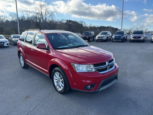 Used 2014 Dodge Journey SXT w/ Flexible Seating Group image 2
