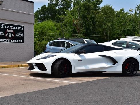 Used 2023 Chevrolet Corvette Stingray Coupe w/ 1LT RWD image 3