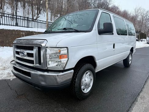 Used 2013 Ford E-350 and Econoline 350 XLT RWD image 1