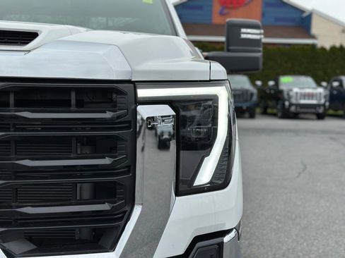 New 2026 GMC Sierra 3500 Pro AWD/4WD image 26