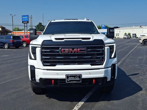 Used 2025 GMC Sierra 2500 AT4 w/ AT4 Premium Plus Package AWD/4WD image 2