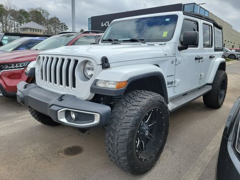 Used 2018 Jeep Wrangler Unlimited Sahara image 22