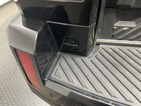 Used 2024 GMC Hummer EV 2X AWD/4WD image 32
