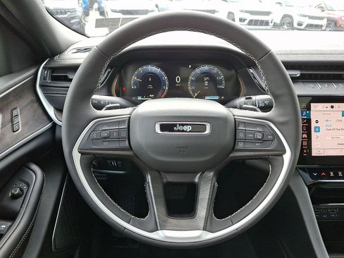 New 2026 Jeep Grand Cherokee Limited image 14