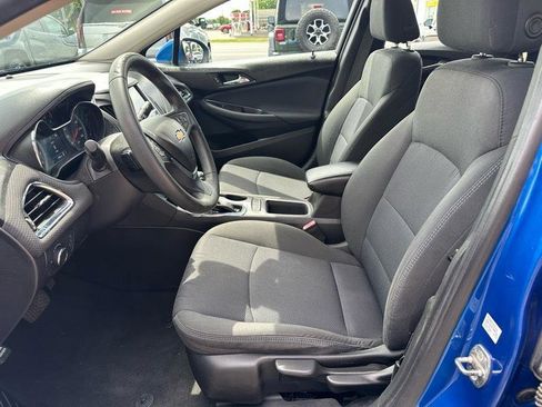 Used 2017 Chevrolet Cruze LT FWD image 9