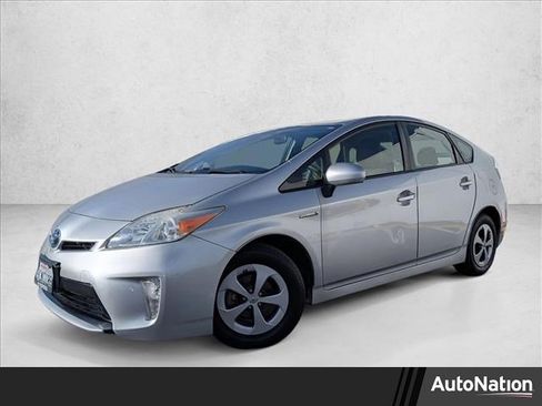 Used 2014 Toyota Prius Three image 1