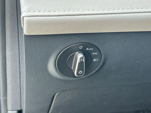 New 2026 Volkswagen Taos SE image 33