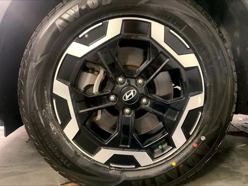 Used 2025 Hyundai Santa Fe SEL AWD/4WD image 9