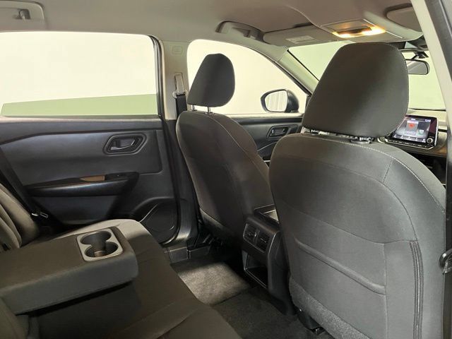 Used 2024 Nissan Rogue S AWD/4WD image 16