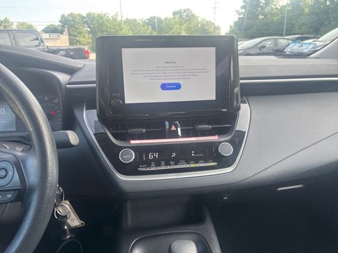 Used 2025 Toyota Corolla LE FWD image 20