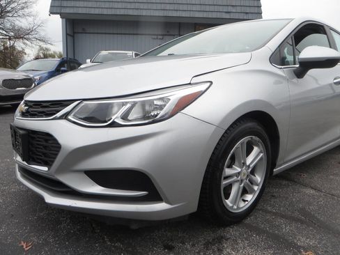 Used 2016 Chevrolet Cruze LT image 32