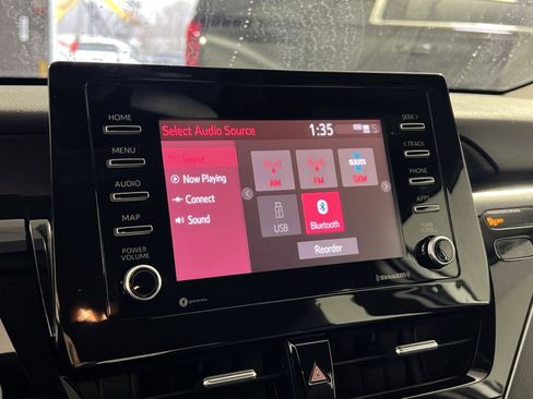 Used 2022 Toyota Camry SE image 18