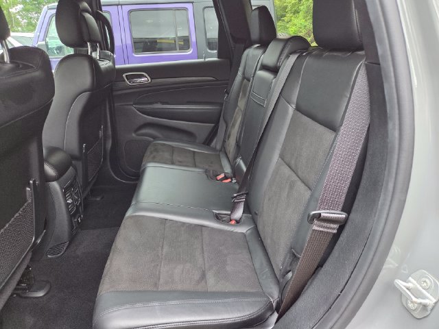 Used 2020 Jeep Grand Cherokee Altitude AWD/4WD image 12