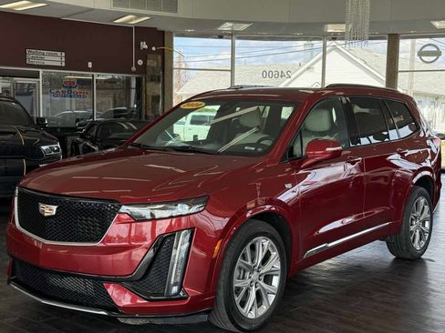 Used 2020 Cadillac XT6 Sport image 2