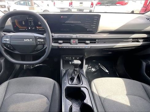 Used 2025 Kia K4 LXS image 9