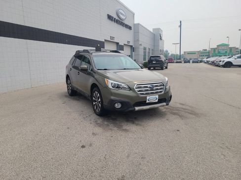 Used 2015 Subaru Outback 2.5i Limited AWD/4WD image 8