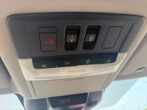 Used 2021 Nissan Rogue SL AWD/4WD image 26