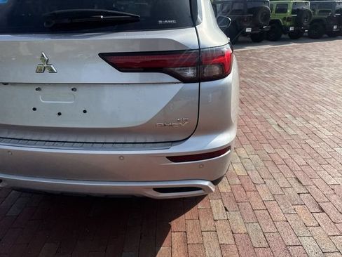Used 2025 Mitsubishi Outlander SE AWD/4WD image 12