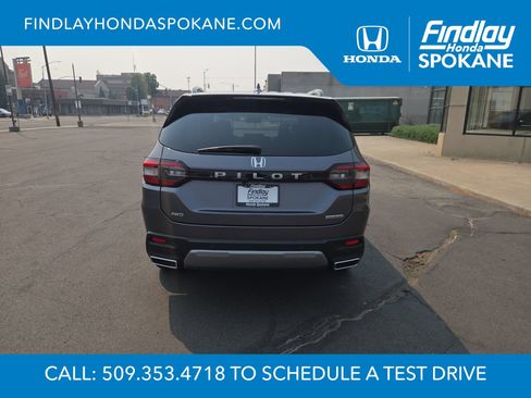 Used 2026 Honda Pilot Touring image 4
