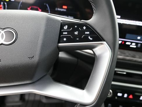 Used 2025 Audi Q5 Premium Plus w/ Premium Plus AWD/4WD image 15