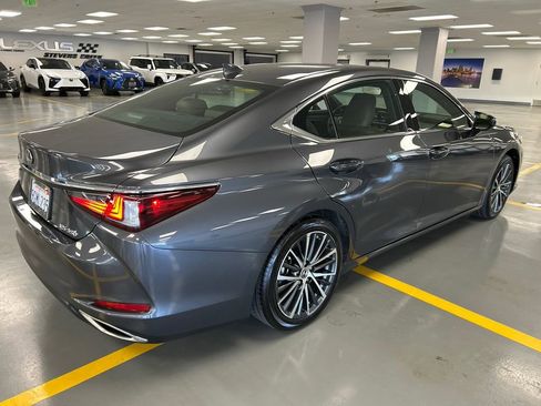 Used 2023 Lexus ES 350 w/ Premium Package FWD image 6