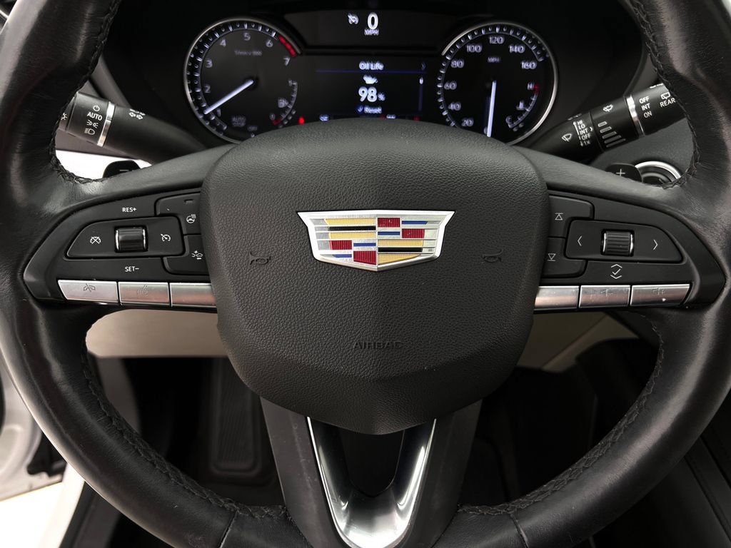 Used 2022 Cadillac XT4 Luxury w/ Cold Weather Package AWD/4WD image 16