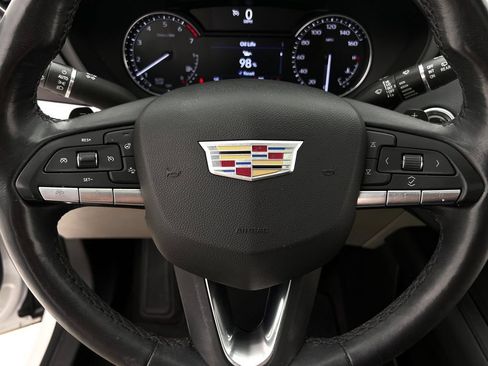 Used 2022 Cadillac XT4 Luxury w/ Cold Weather Package AWD/4WD image 16