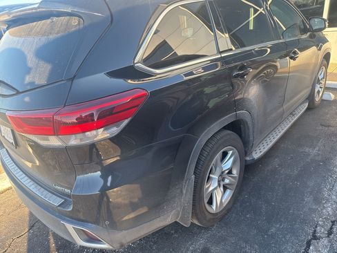 Used 2017 Toyota Highlander Limited image 4