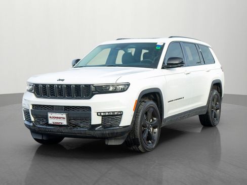Used 2023 Jeep Grand Cherokee L Limited w/ Luxury Tech Group II image 3