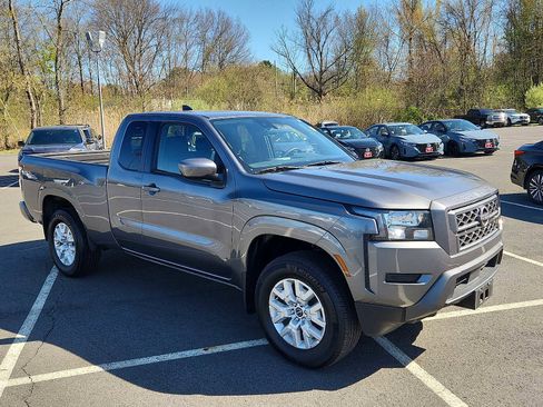 Used 2023 Nissan Frontier SV w/ Tow Package AWD/4WD image 3