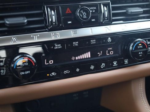 New 2026 Nissan Pathfinder Platinum AWD/4WD image 16