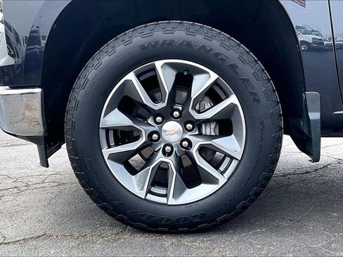 Used 2024 Chevrolet Silverado 1500 LT image 9