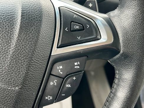 Used 2018 Ford Edge Titanium w/ Technology Package FWD image 27