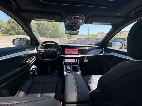 New 2025 Jeep Wagoneer S Launch Edition w/ Trailer Tow Group image 17