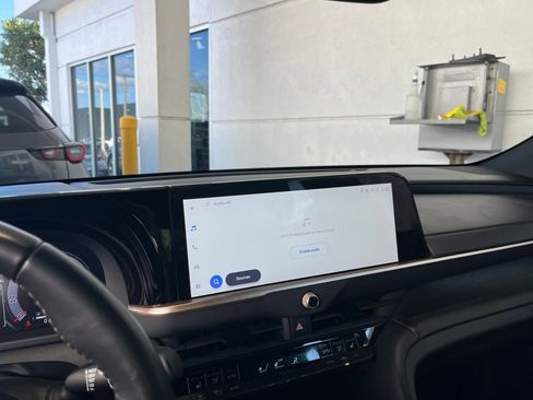 Used 2025 Toyota Crown XLE image 18