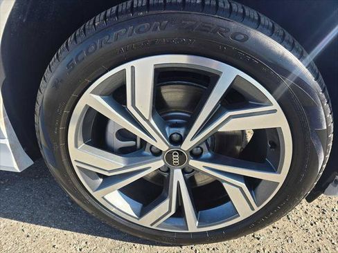 Used 2024 Audi Q4 e-tron Premium AWD/4WD image 9