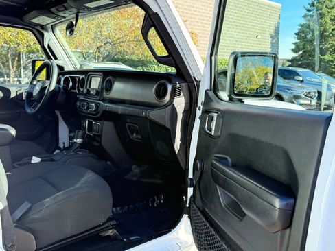 Used 2020 Jeep Wrangler Unlimited Sport image 23