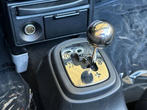 Used 2005 Toyota MR2 RWD image 17