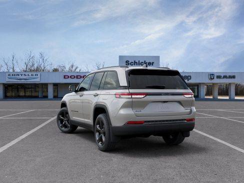 New 2025 Jeep Grand Cherokee Limited w/ Luxury Tech Group II AWD/4WD image 33