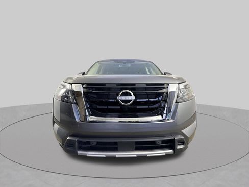 Certified 2025 Nissan Pathfinder Platinum w/ Cargo Package AWD/4WD image 29