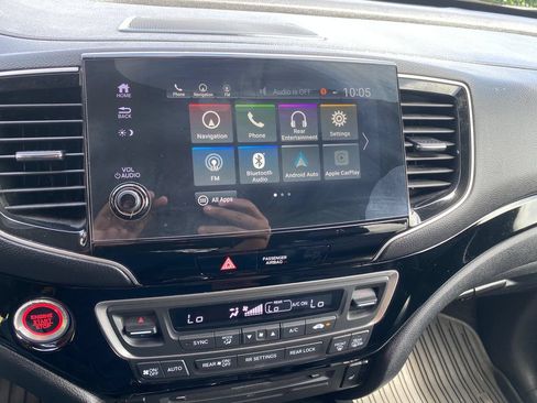 Used 2019 Honda Pilot Touring image 16
