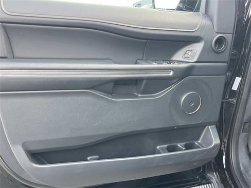 Used 2024 Ford Expedition Max XLT image 27