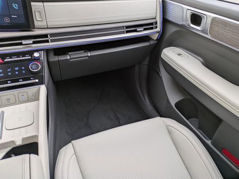 Used 2025 Hyundai Santa Fe Calligraphy image 13