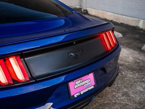 Used 2016 Ford Mustang Premium image 26