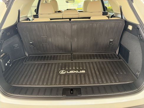 Used 2021 Lexus RX 350L Premium w/ Premium Package image 24